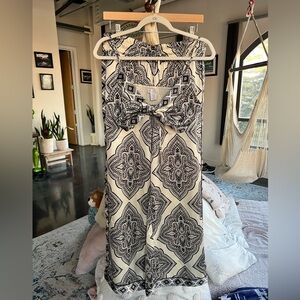 House of Harlow 1960 Black and Cream Set